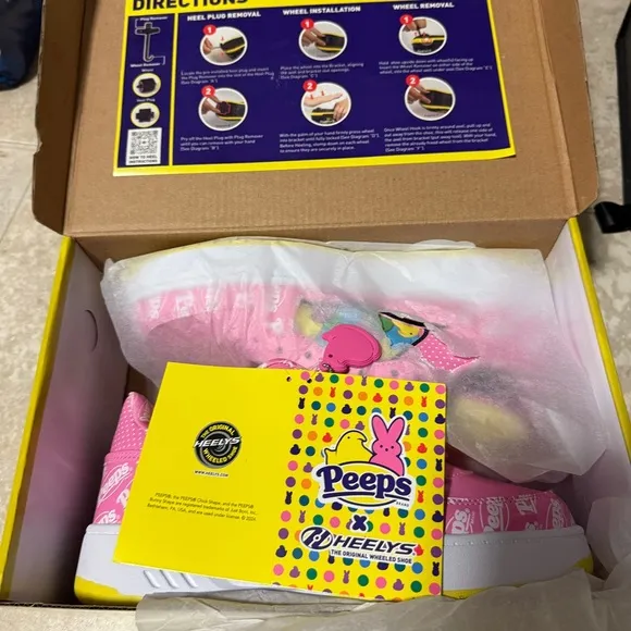 HeelysRezerve Low Peeps kids sneakers youth 6 brand new in box