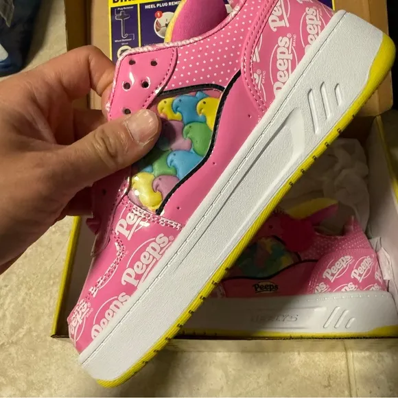 HeelysRezerve Low Peeps kids sneakers youth 6 brand new in box