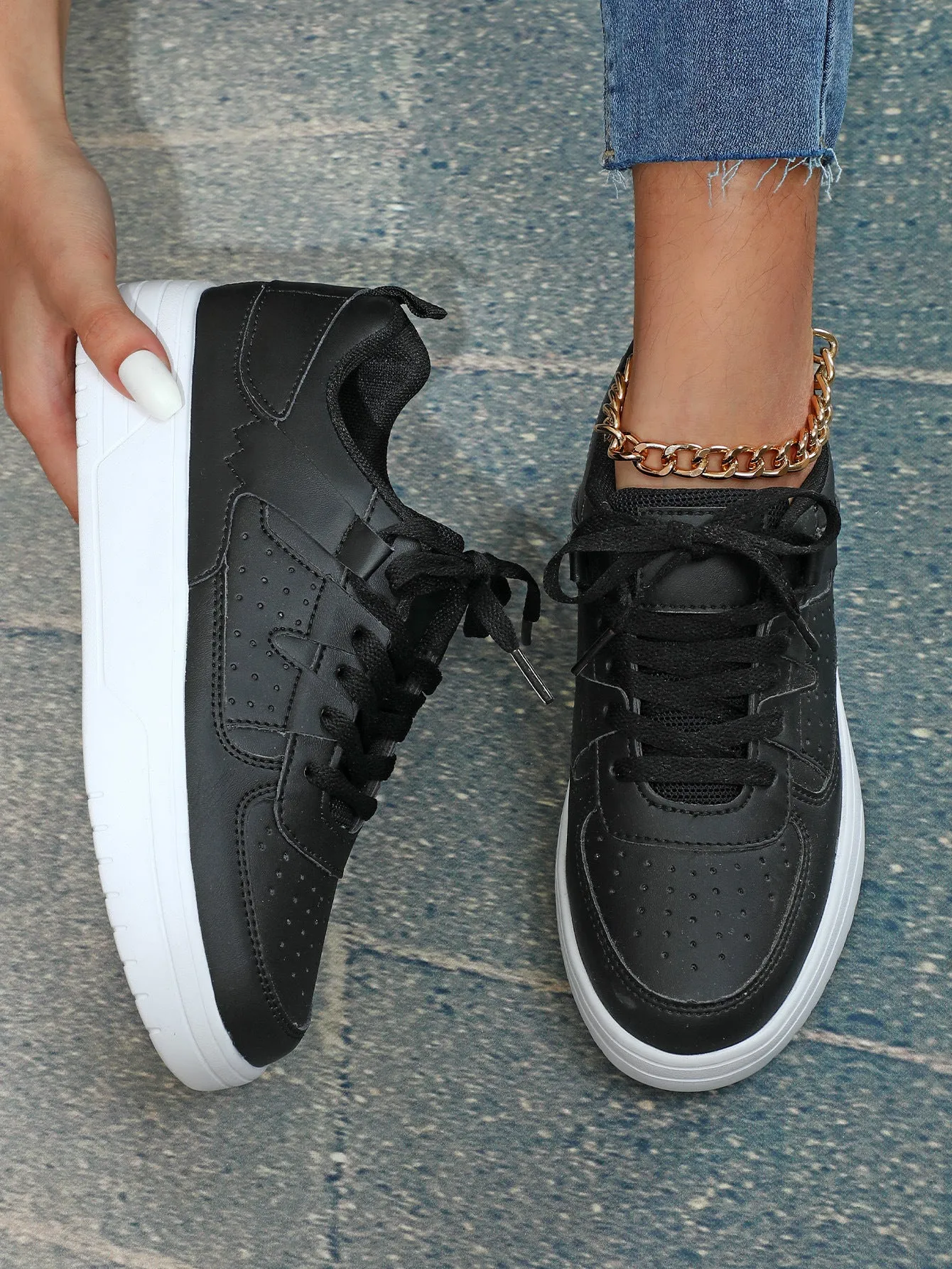 Ins European And American Fashion Platform Couple's Soft Bottom Comfortable Board Shoes Can Be Tie Up