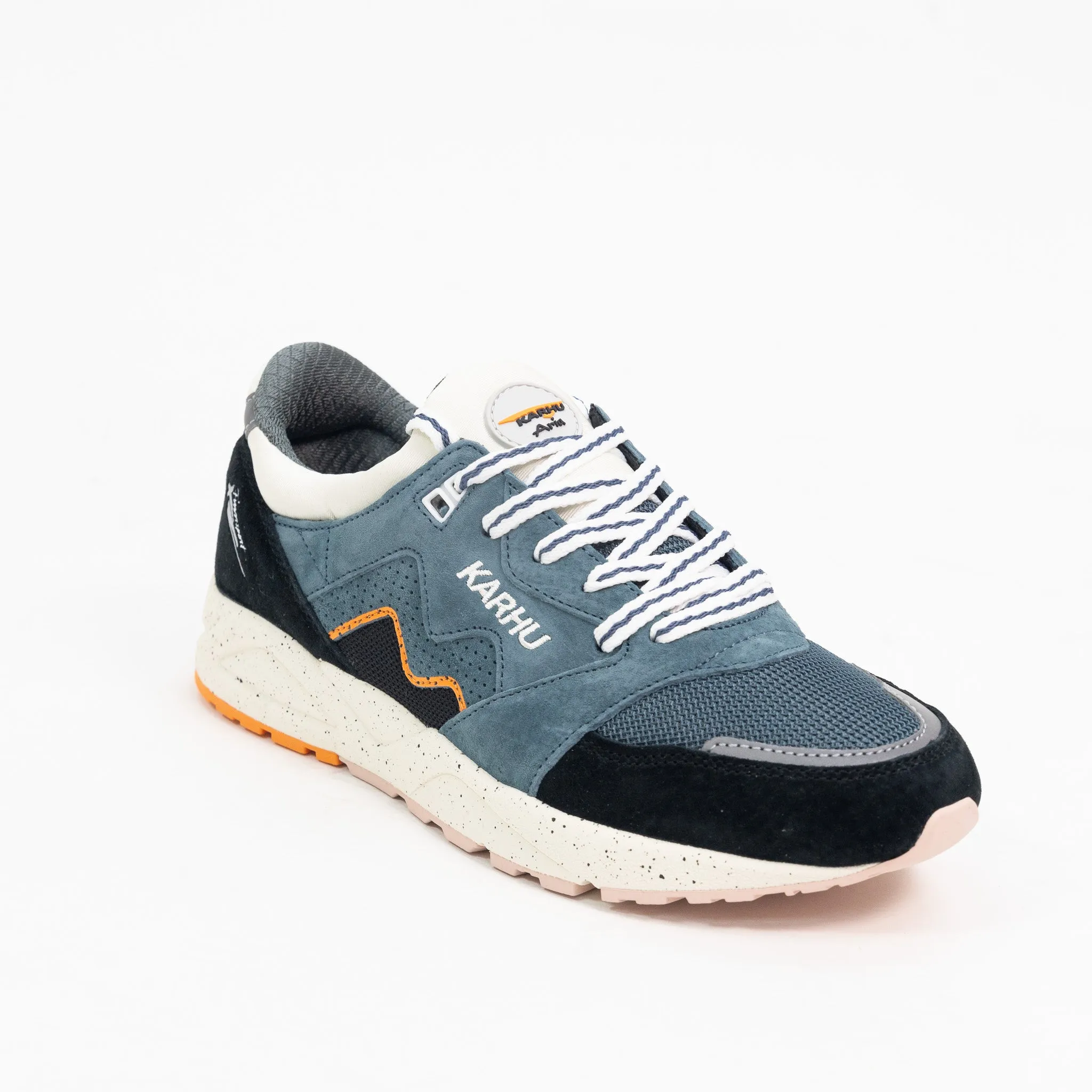 Karhu Aria 95 - Jet Black/Stormy Weather