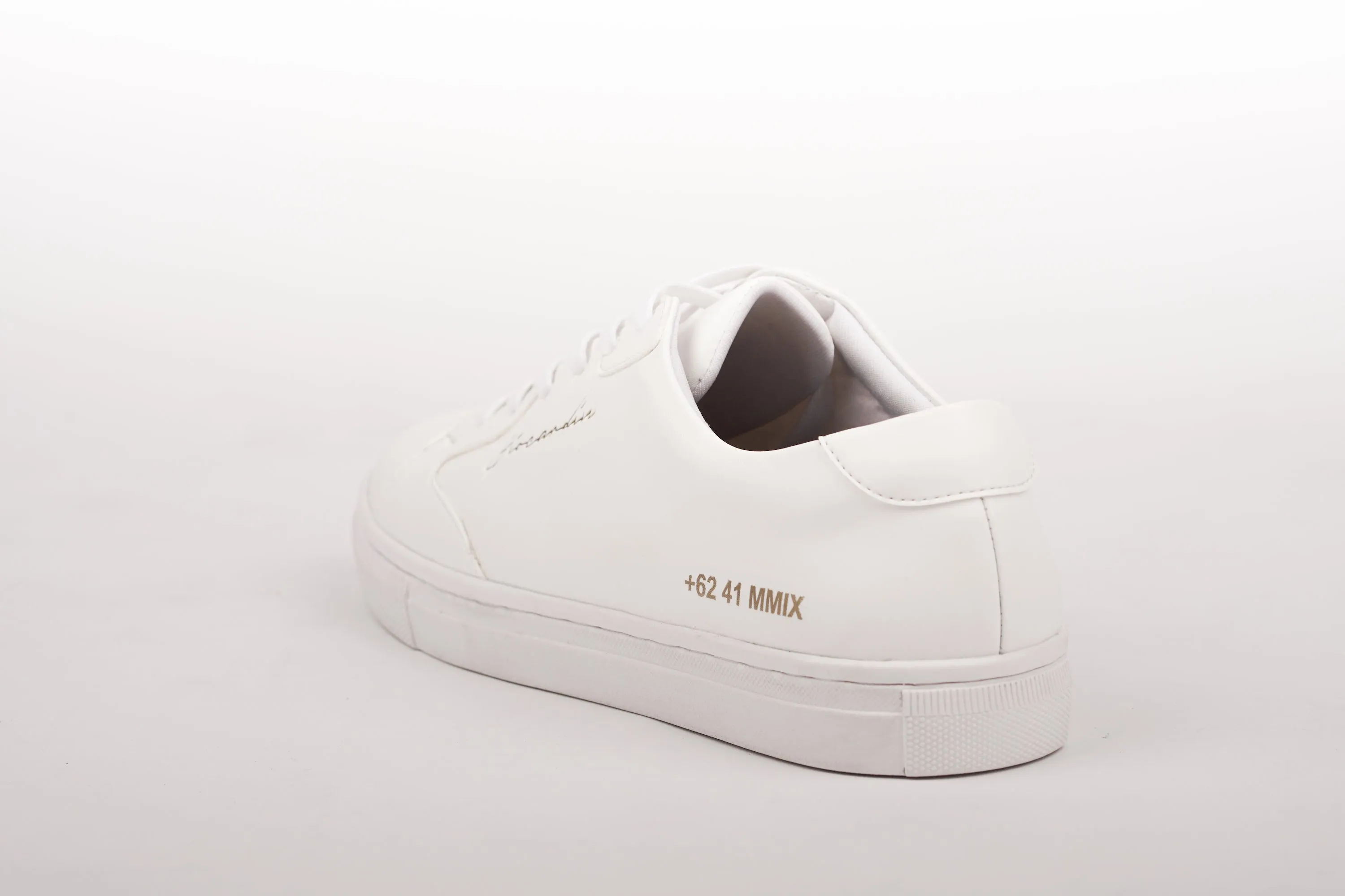 LAH-06 | TRIPLE WHITE | MEN