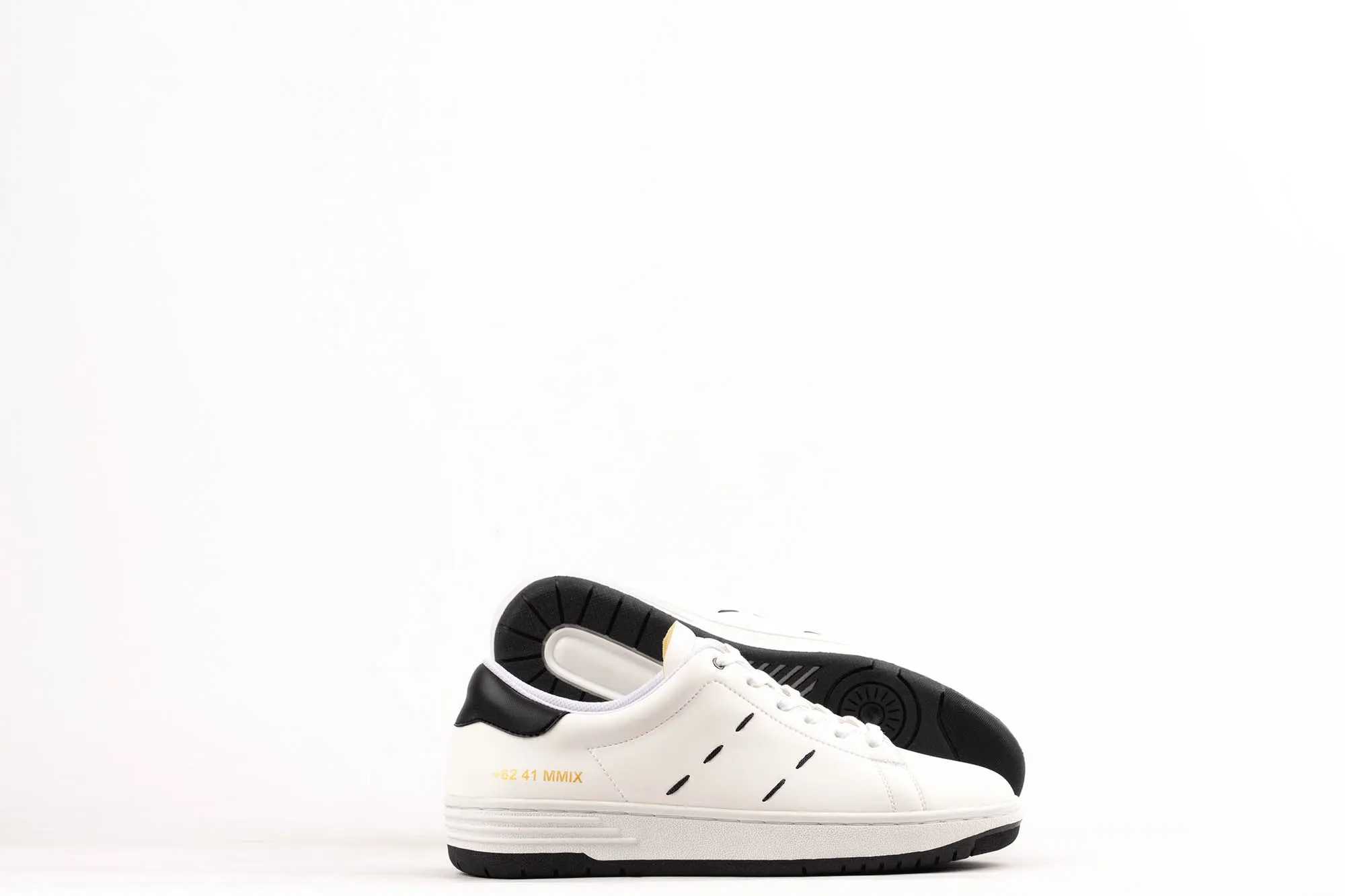 LAL-41 | WHITE / BLACK / BLACK | MEN