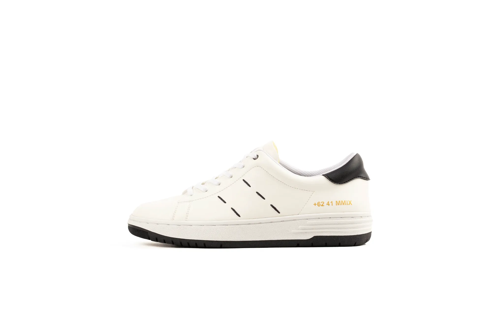 LAL-41 | WHITE / BLACK / BLACK | MEN