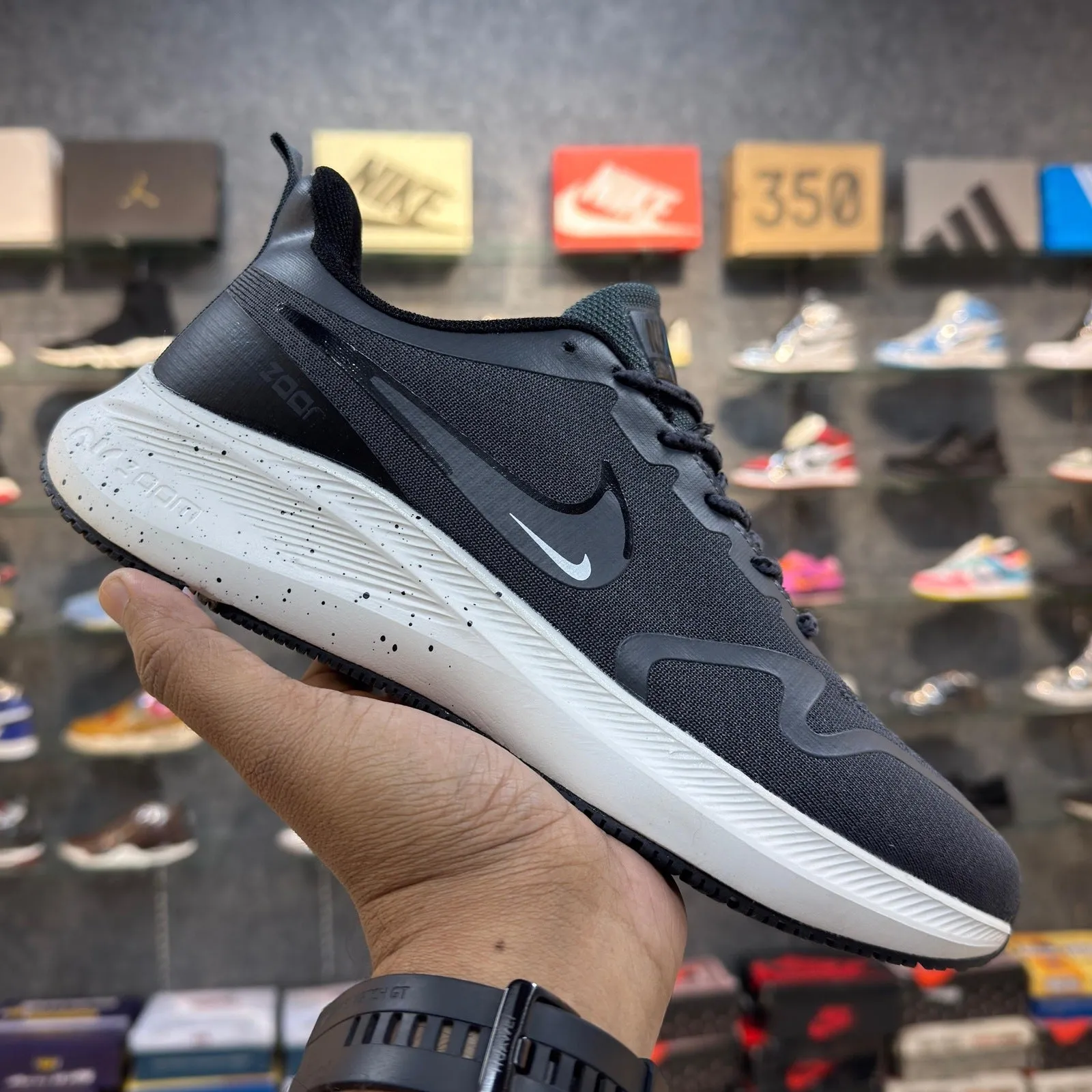 NK Air Zoom Dark Grey / White