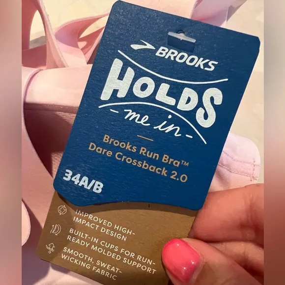 NWT Brooks Women’s Crossback 2.0 Sports Bra in Quartz in size 34 A/B