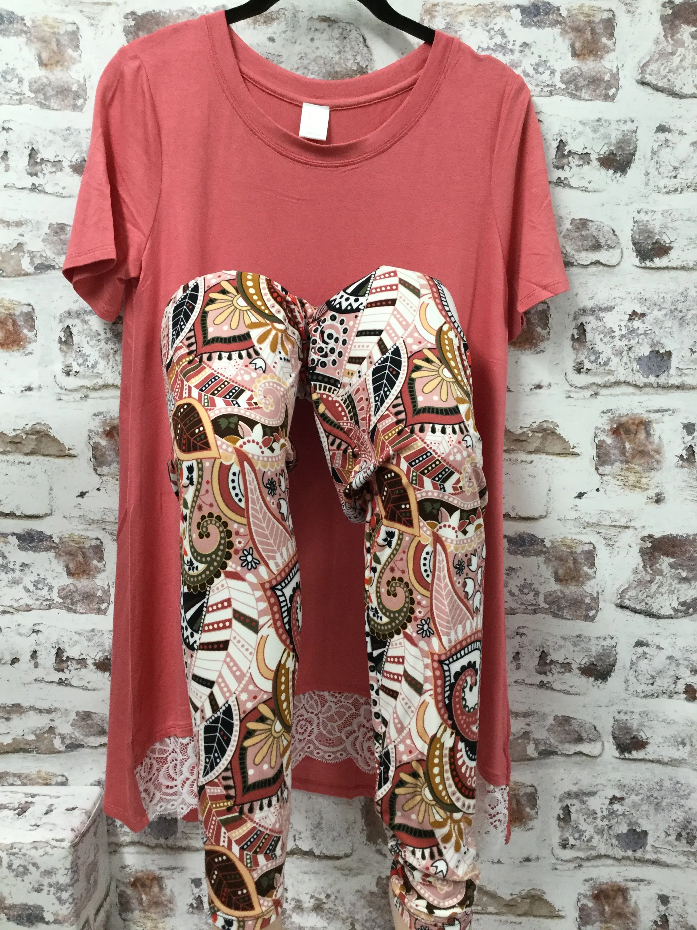 Plus Leggings "Pastel Paisley"