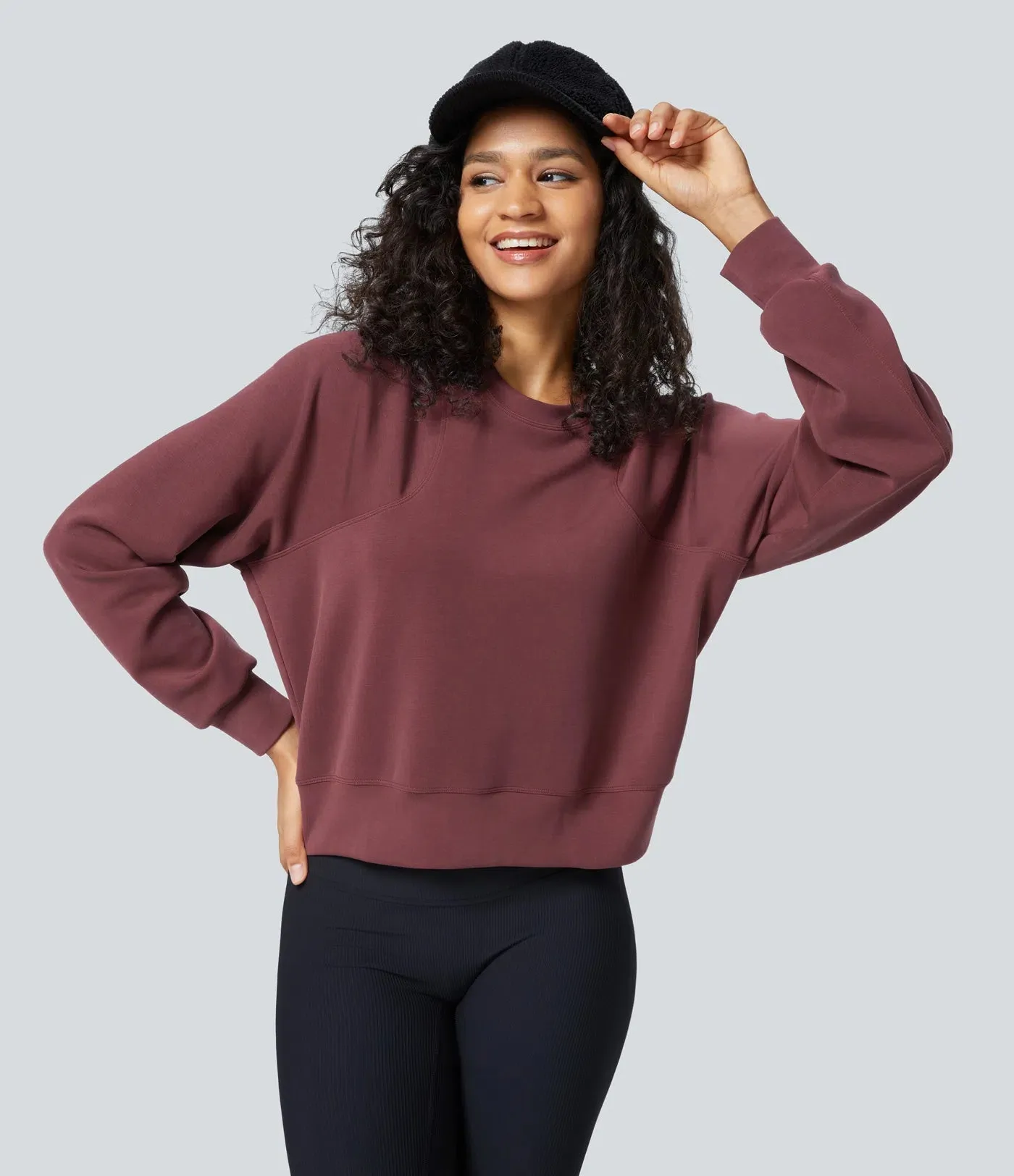 Round Neck Raglan Sleeve Sweatshirt | Casual & Comfortable