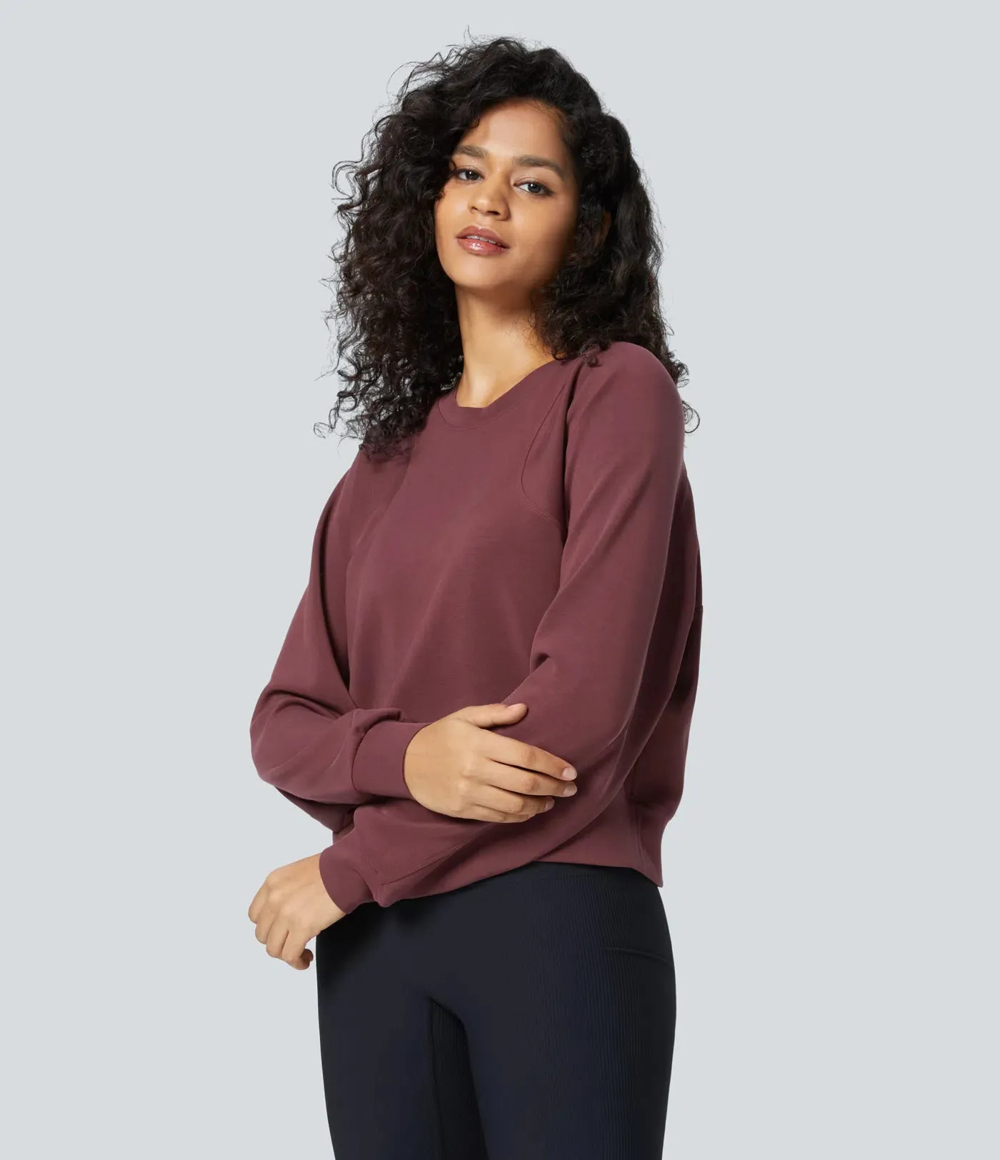 Round Neck Raglan Sleeve Sweatshirt | Casual & Comfortable