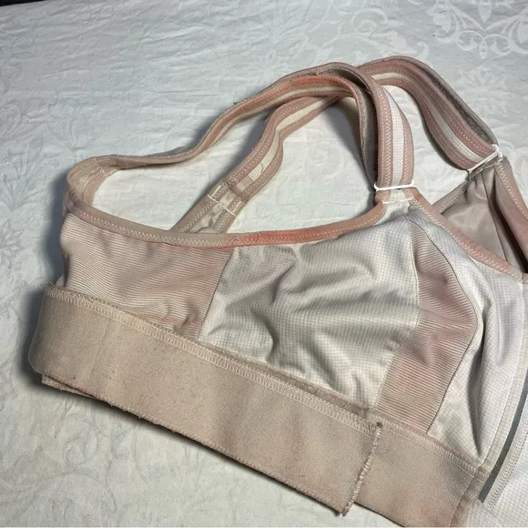 SHEFIT Ultimate Sports Bra in size Luxe (large) White, Tie Dyed in Great Shape