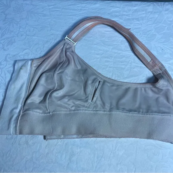 SHEFIT Ultimate Sports Bra in size Luxe (large) White, Tie Dyed in Great Shape