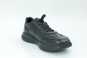 Sports shoes