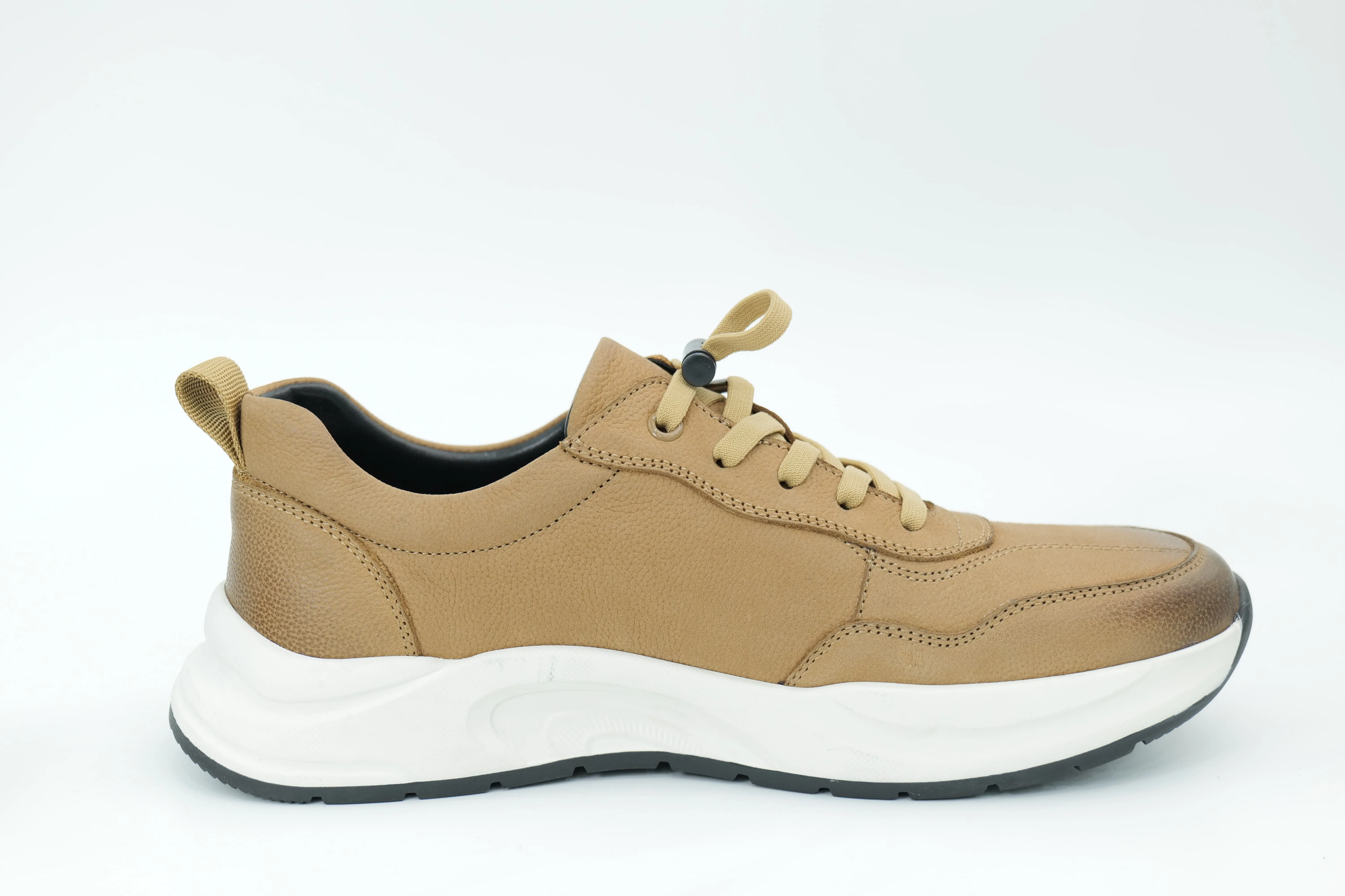 Sports shoes