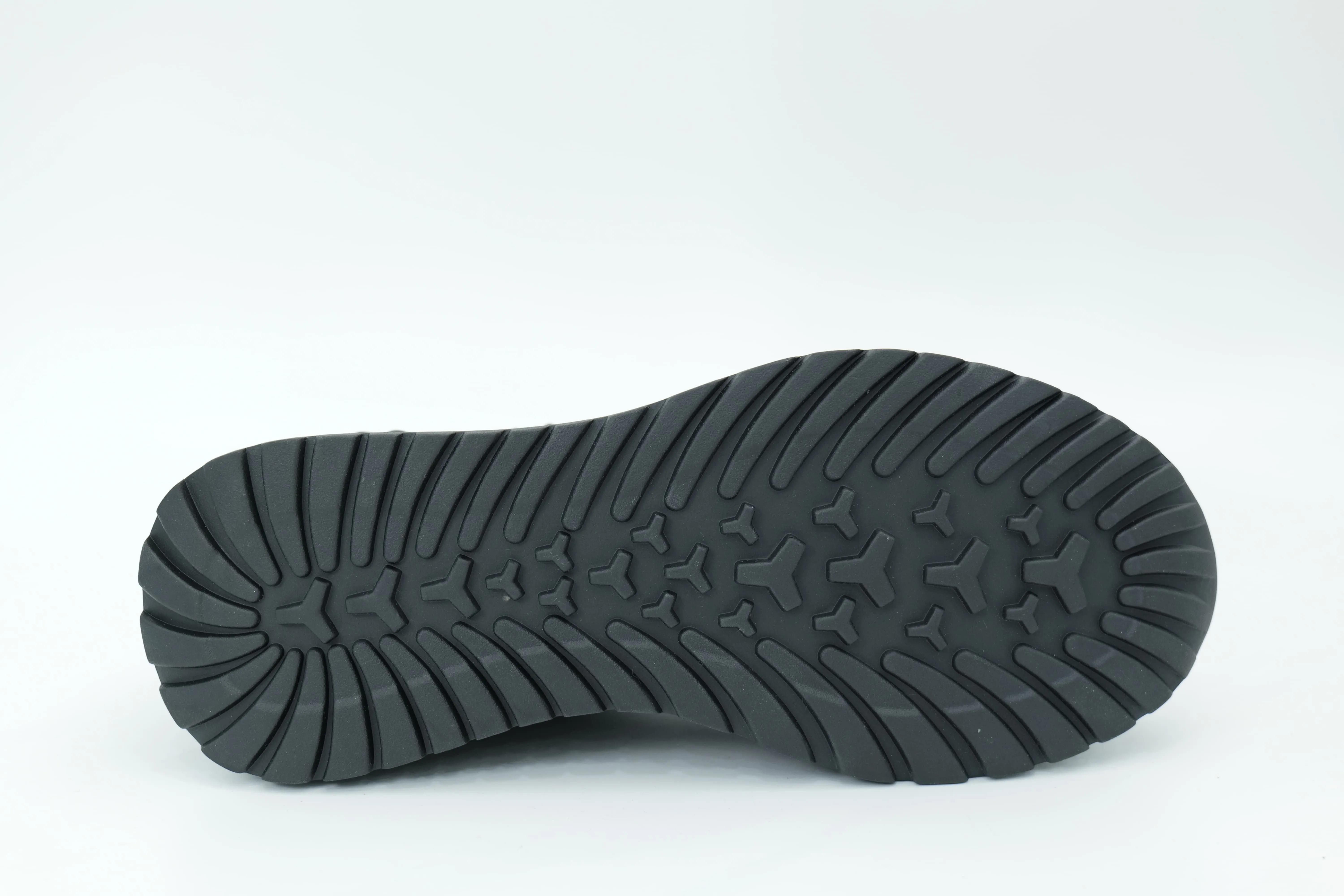 Sports shoes
