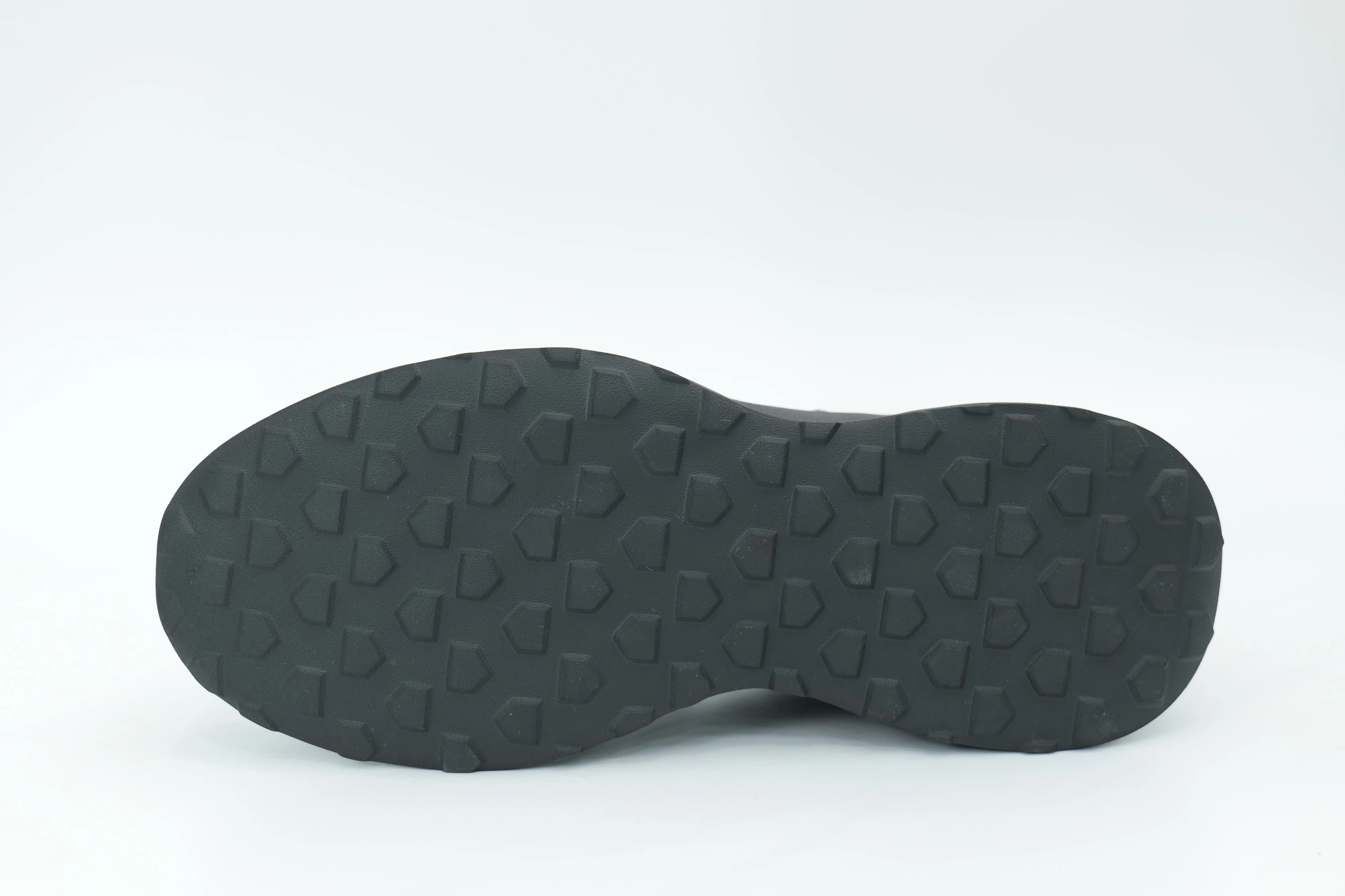 Sports shoes