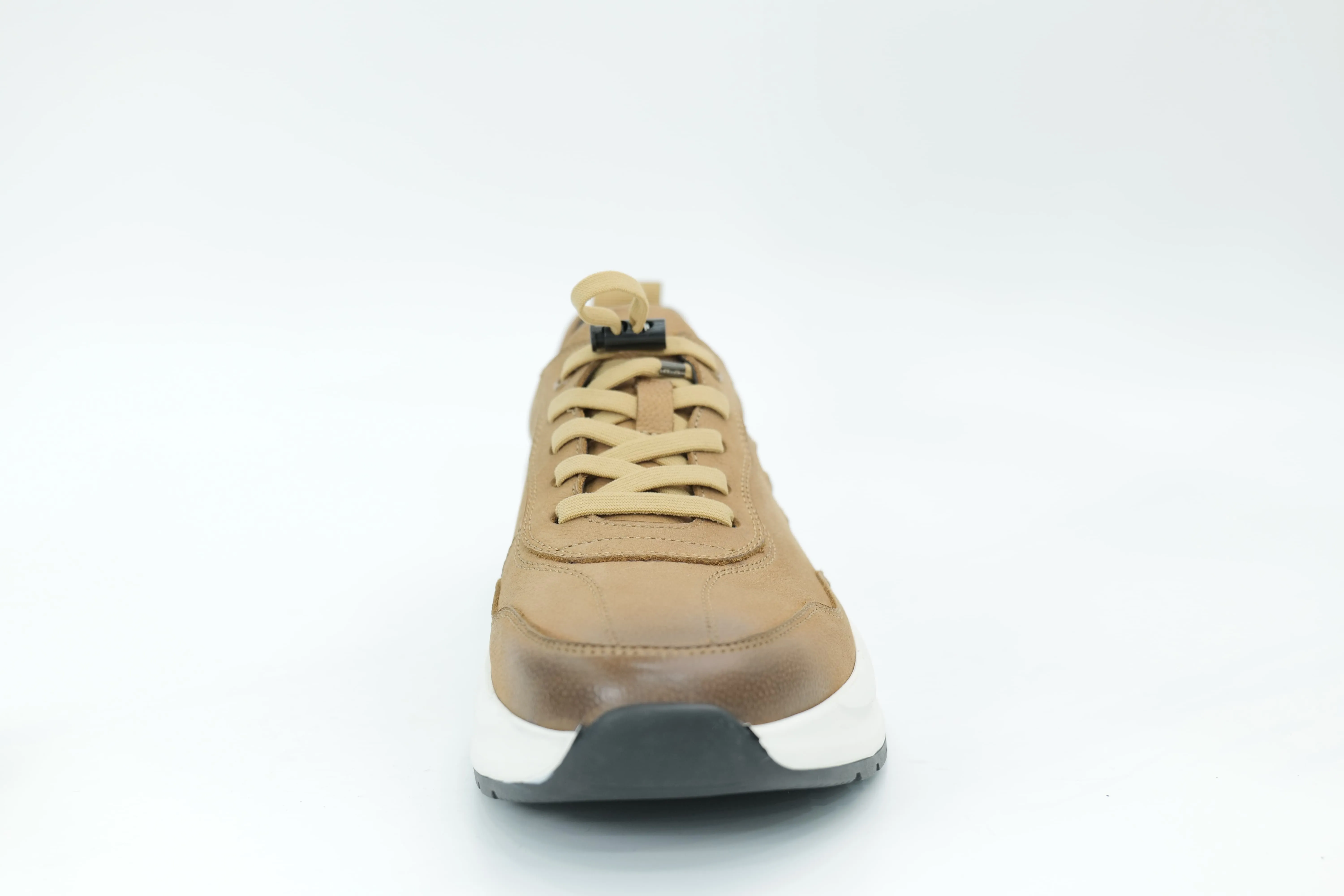Sports shoes
