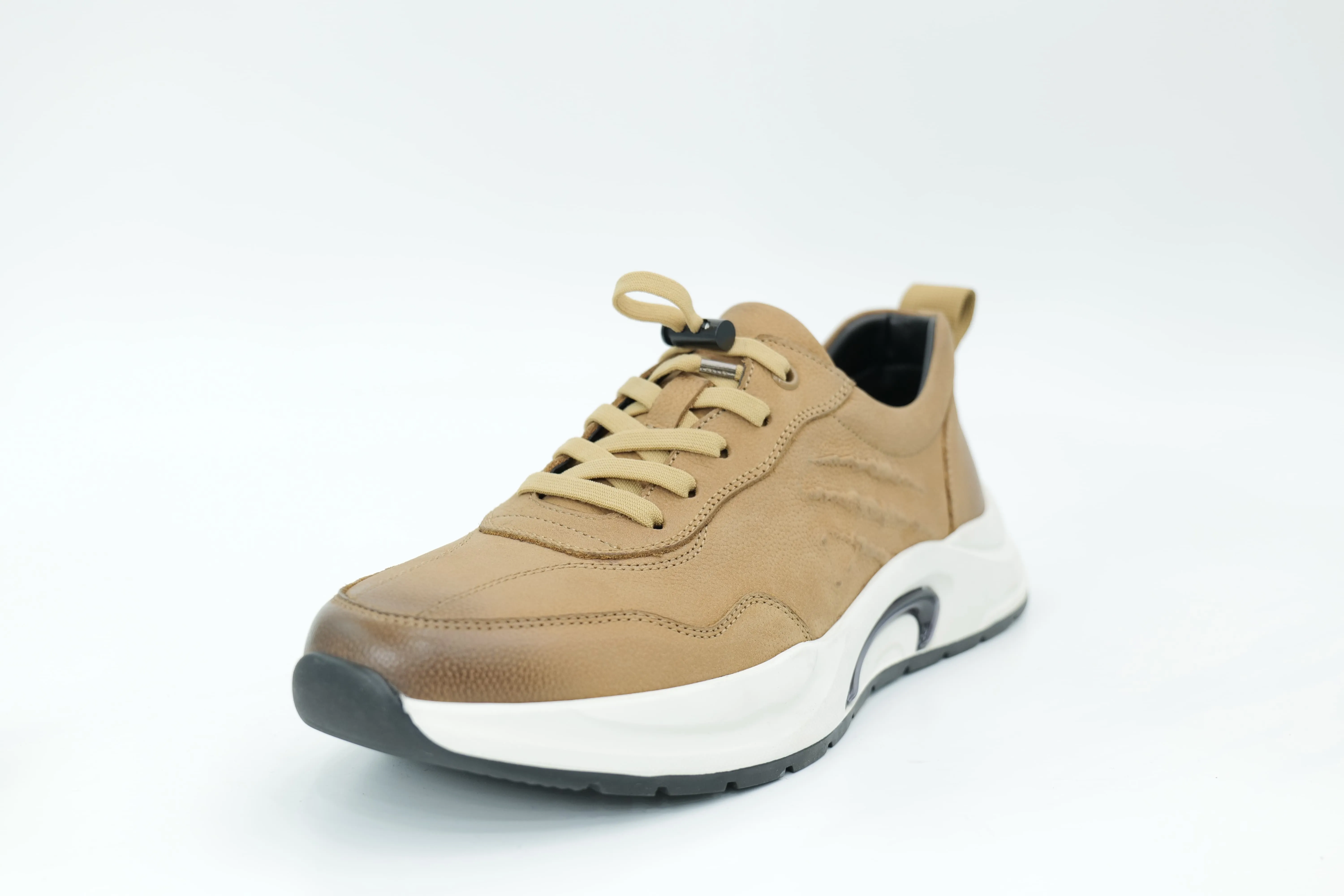 Sports shoes