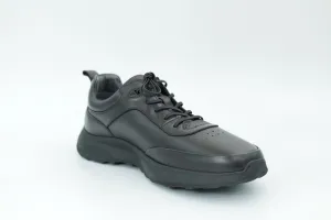 Sports shoes