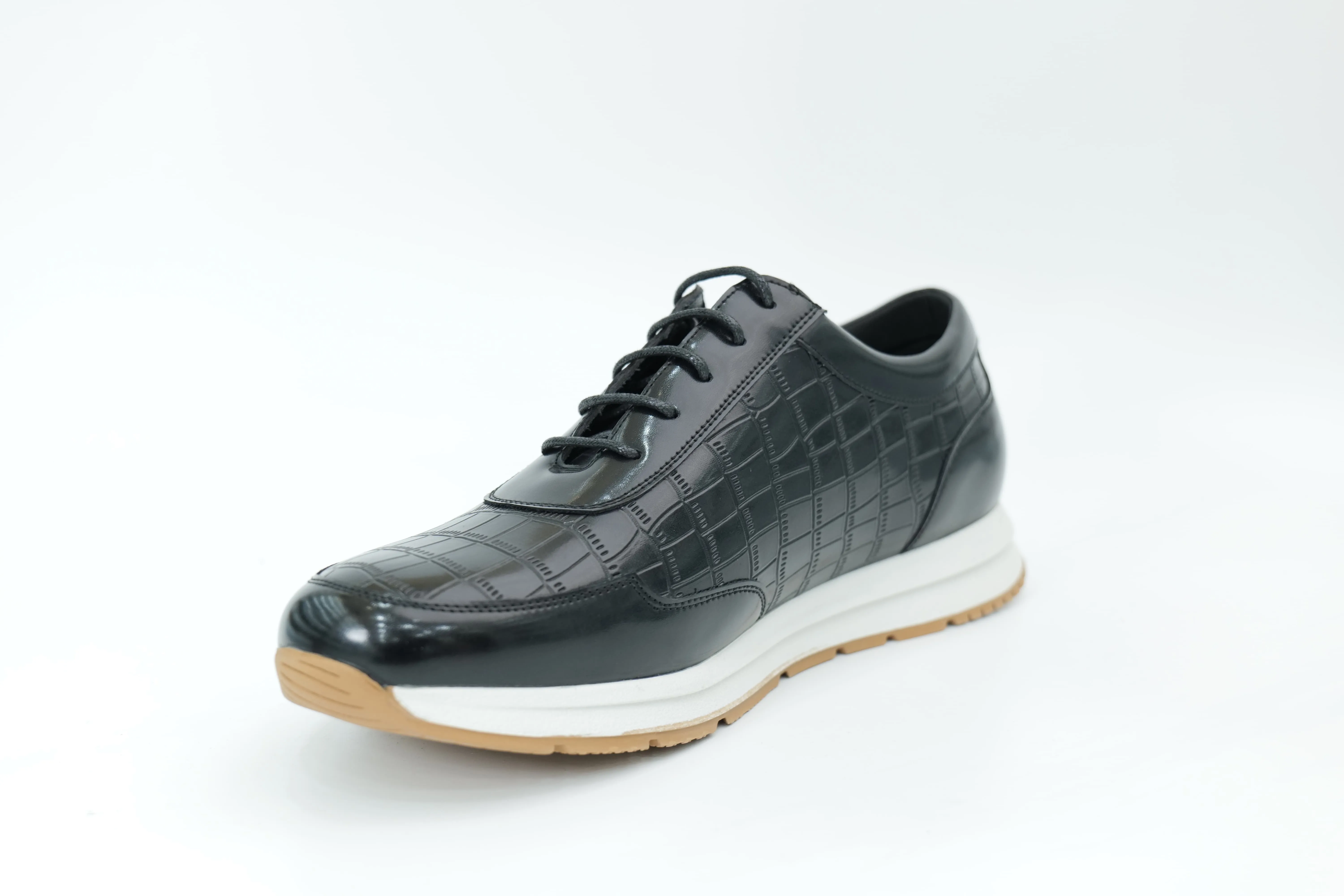 Sports shoes