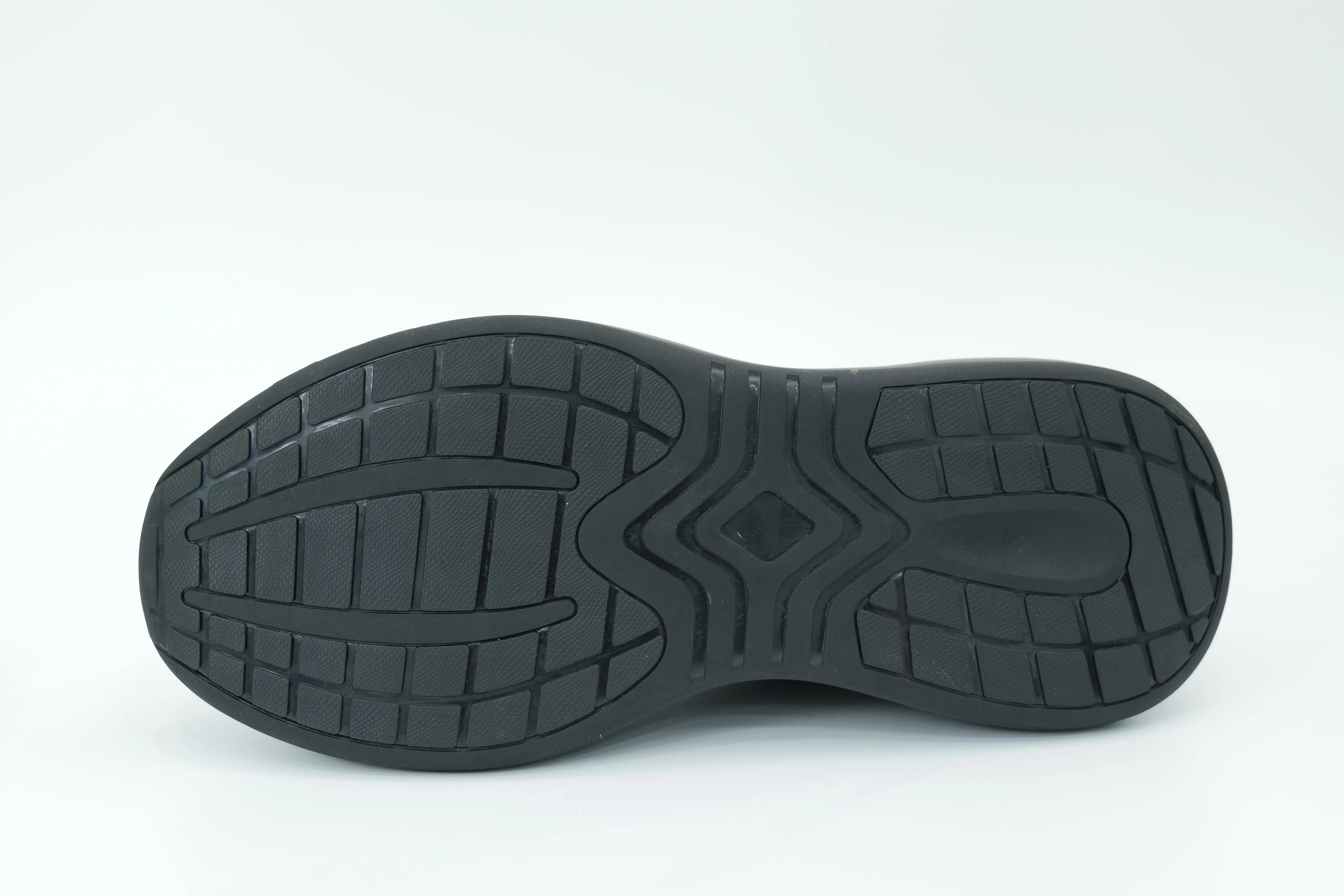 Sports shoes