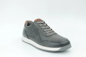 Sports shoes
