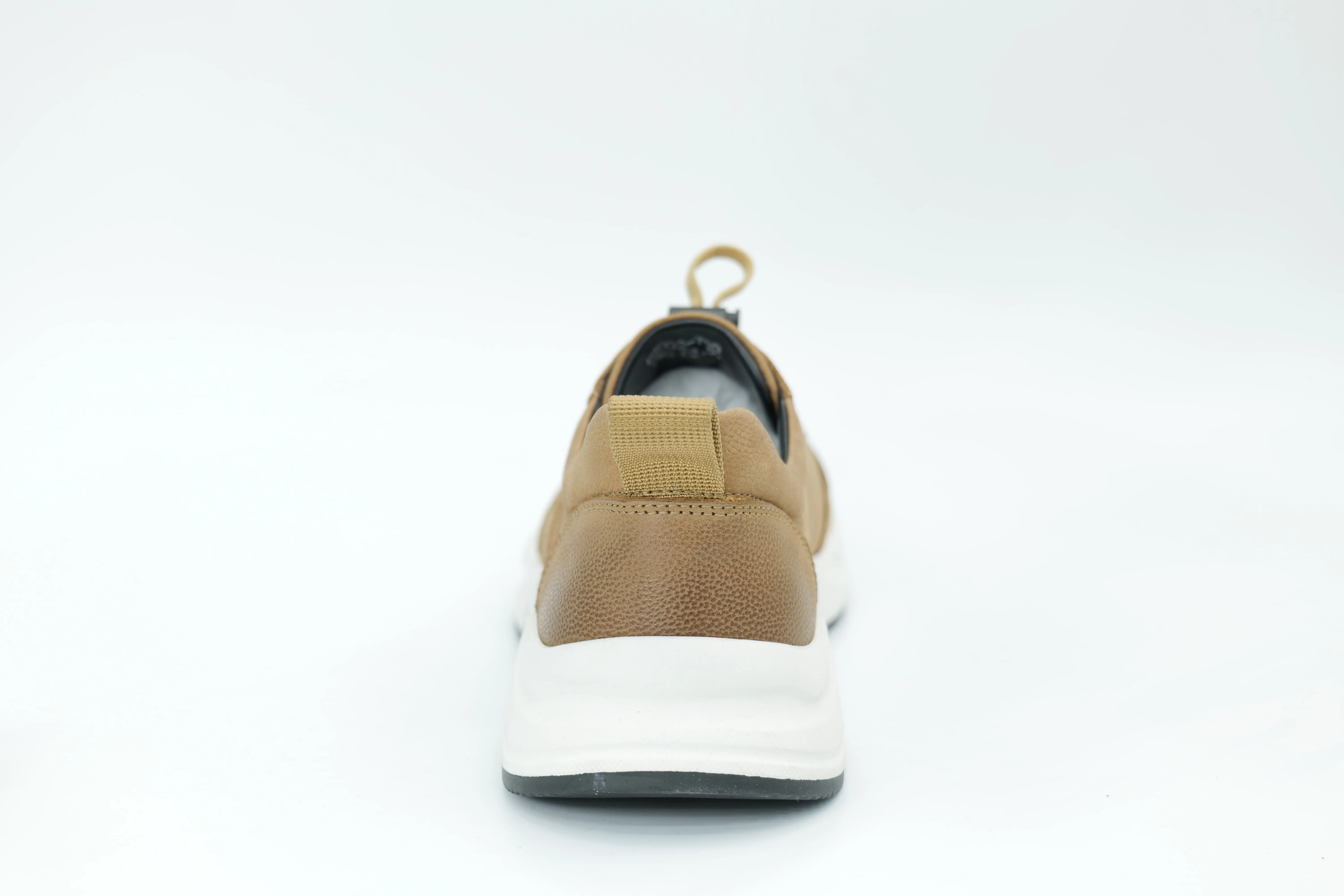 Sports shoes