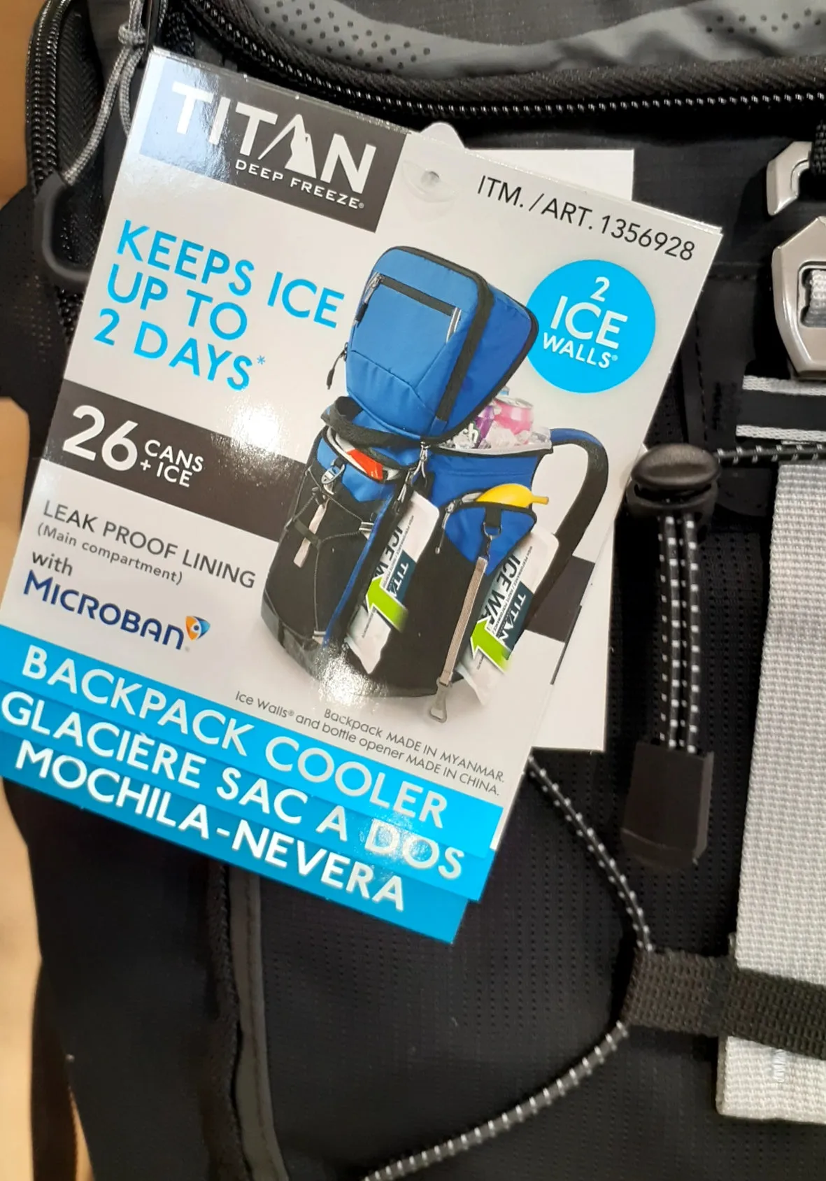 Titan cooler bag w/ ICE WALLS keeps 26 cans ice cold for 2 days FAST SHIPPING!