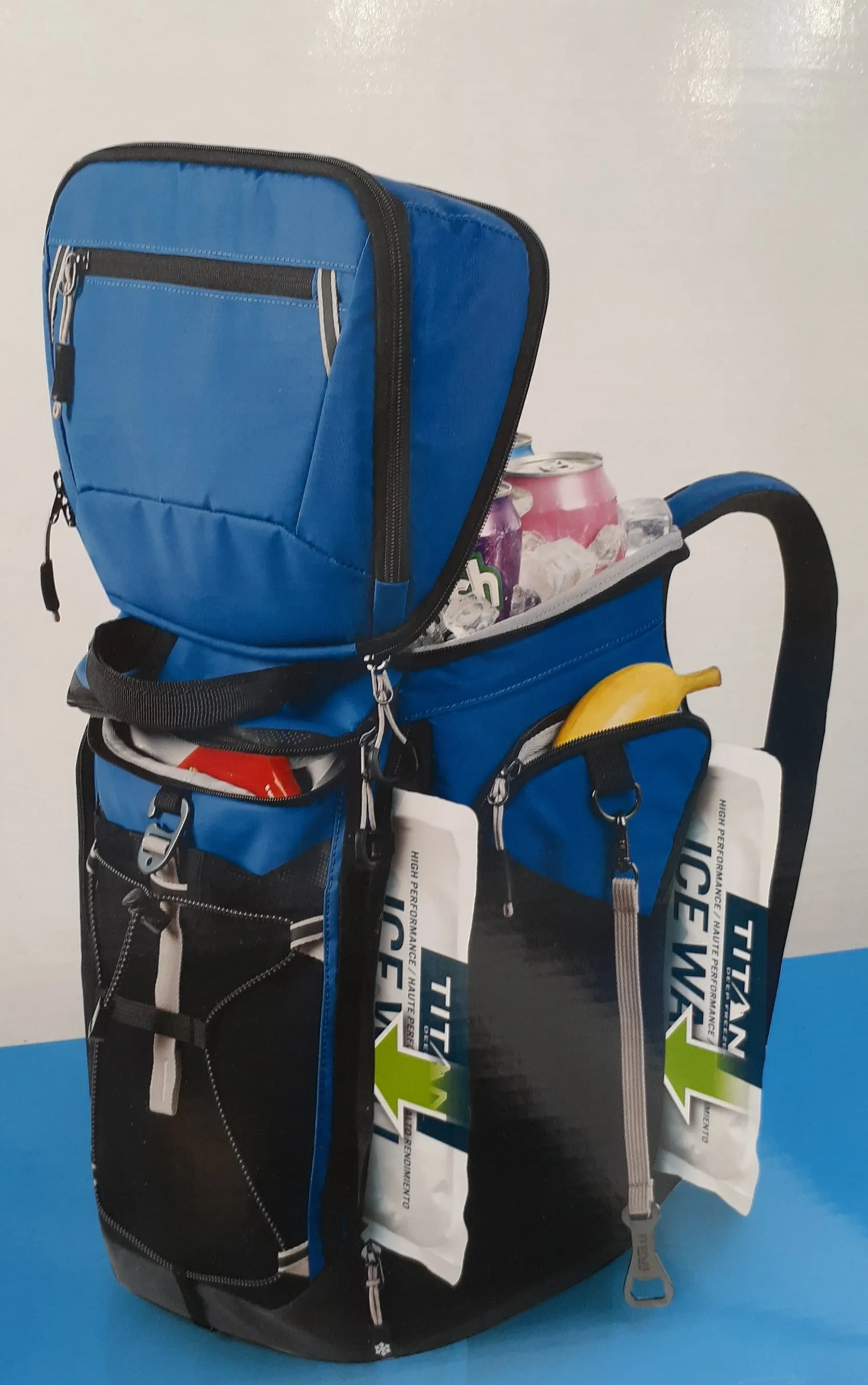 Titan cooler bag w/ ICE WALLS keeps 26 cans ice cold for 2 days FAST SHIPPING!