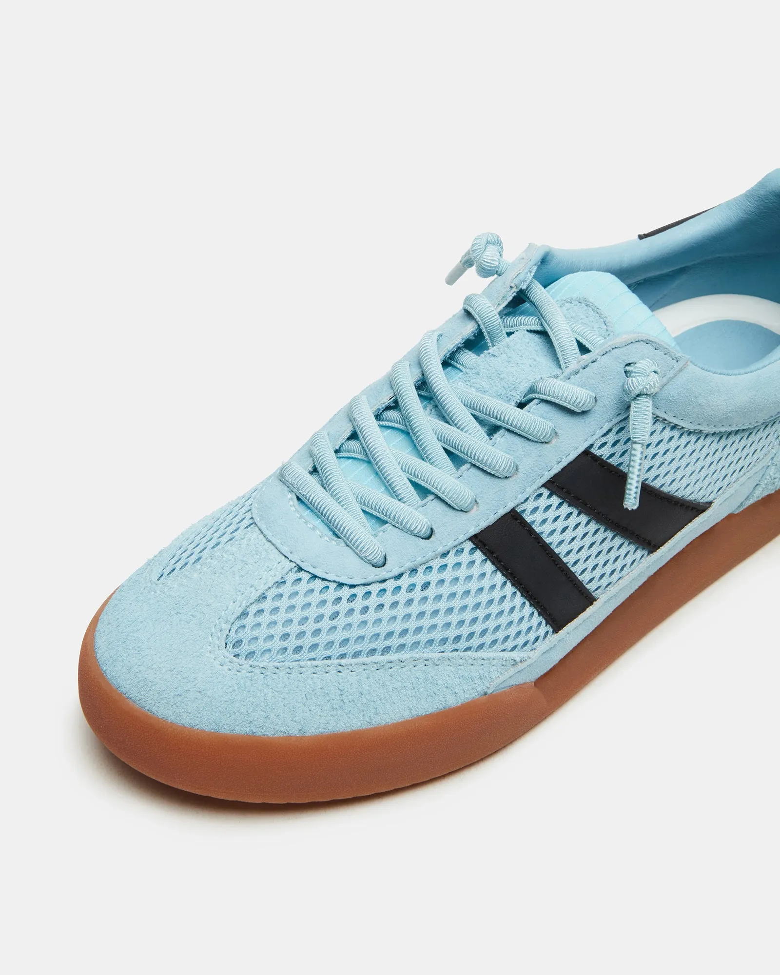 VERDICT LIGHT BLUE