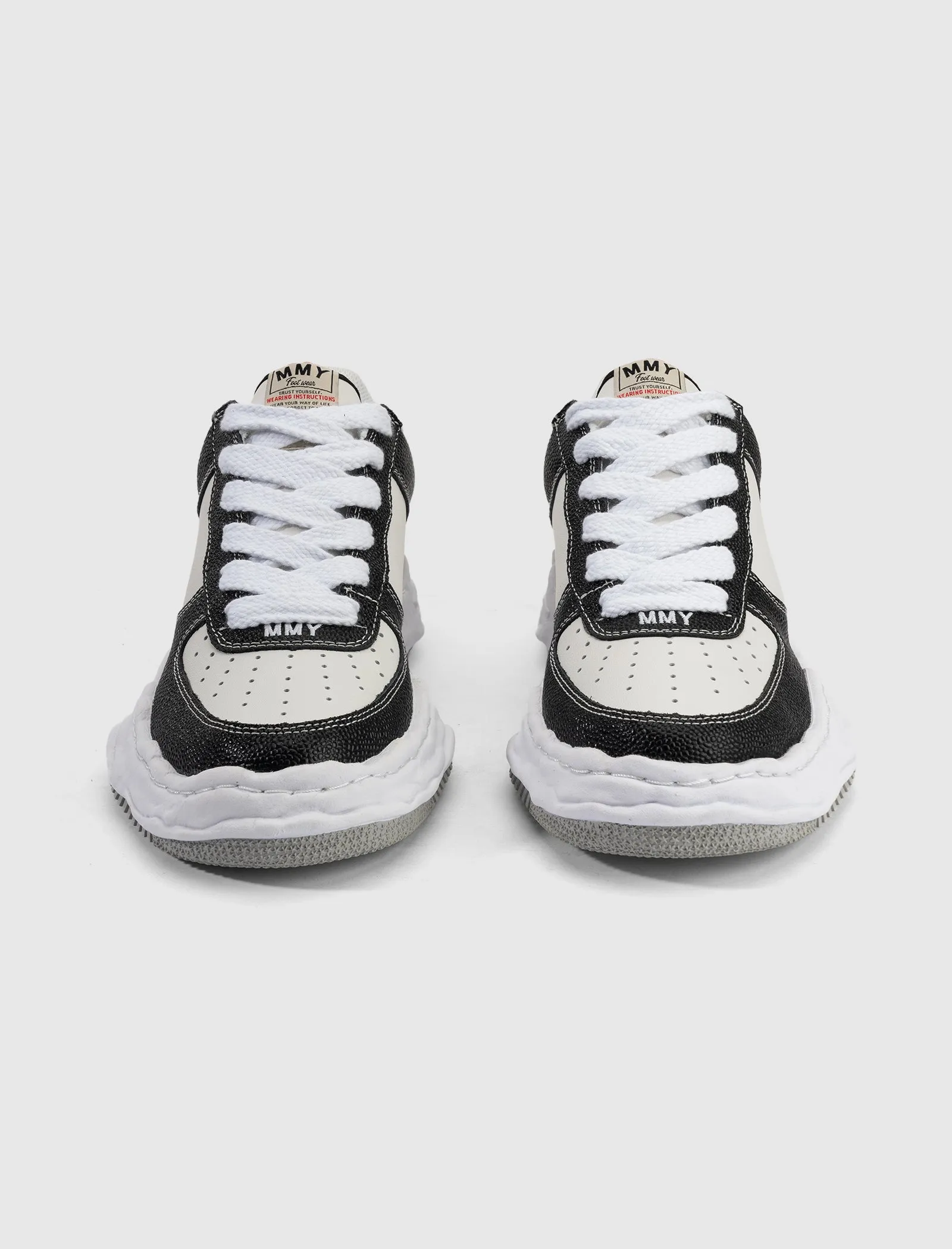 WAYNE LOW TOP SNEAKERS