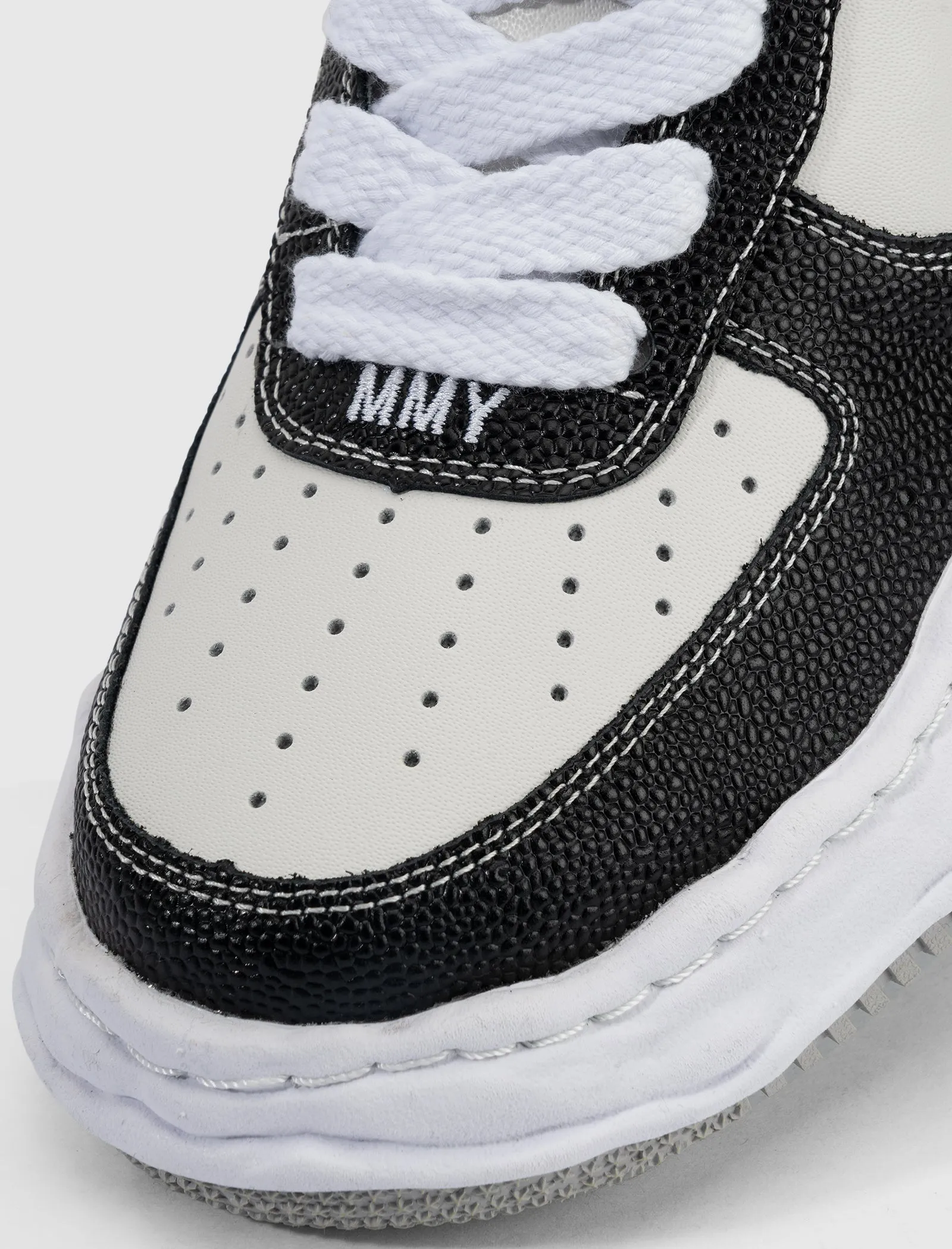WAYNE LOW TOP SNEAKERS